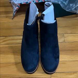 AEROSOLES Womens’s Navy Suede Boots